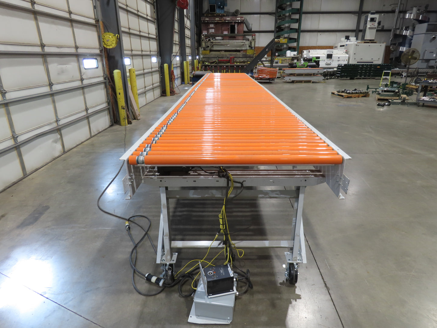 Roach 48"x 26' 9" Portable Roller Conveyor 115V Adj Speed O-Ring Belt Drive 44"H