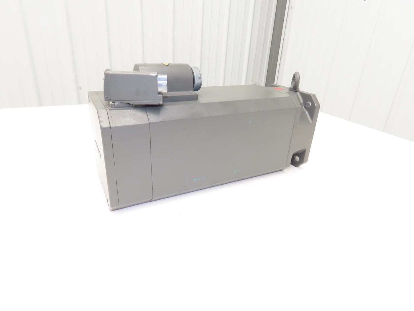 Siemens 1FT6086-8AF71-4FB0 SIMOTICS S Servo Motor 315V 27 Nm 7900RPM 24VDC Brake