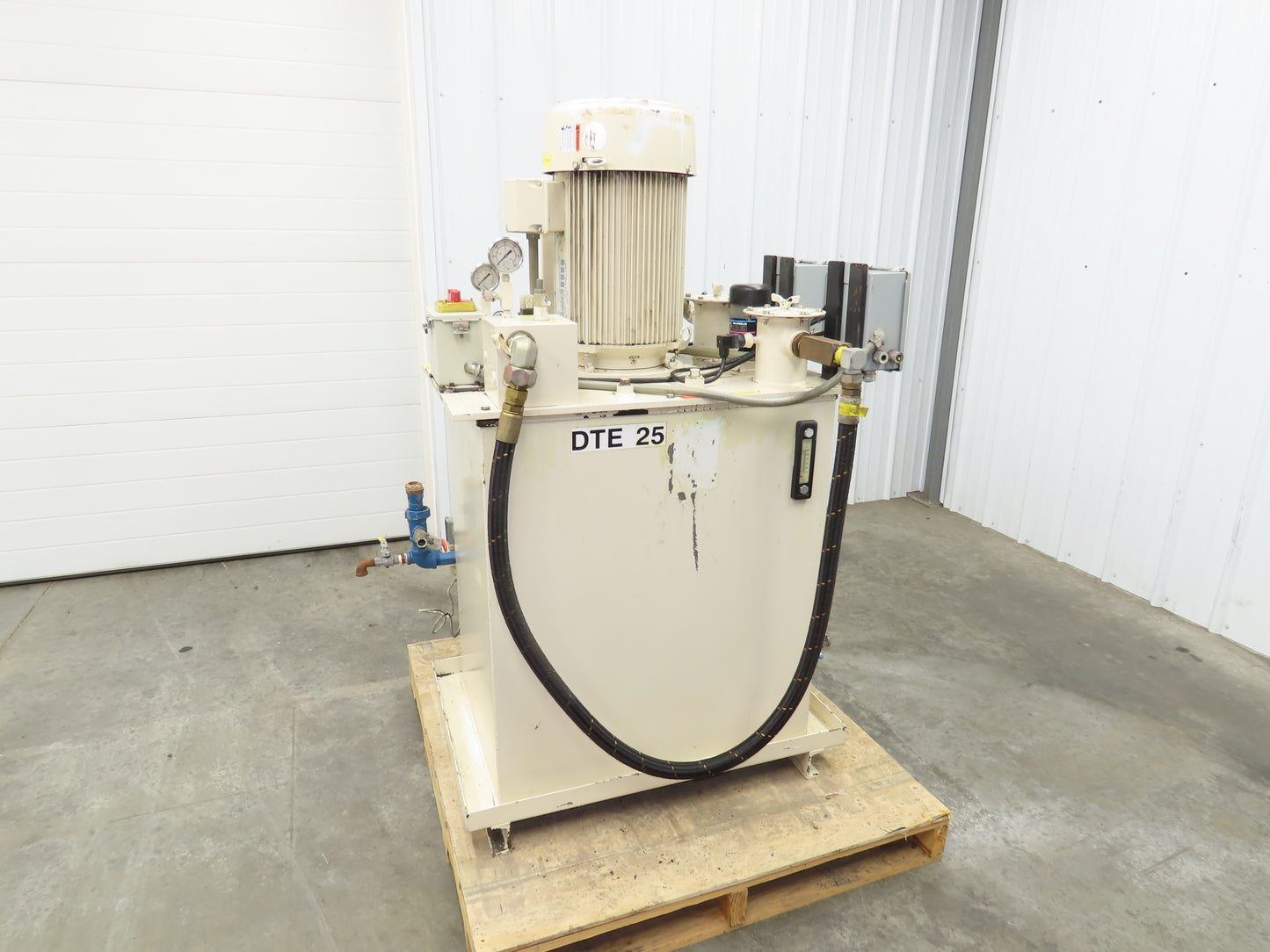 Parker PVP76302R6A4M11 Hydraulic Power Unit 35GPM 3000PSI 150 Gal Water Cooled