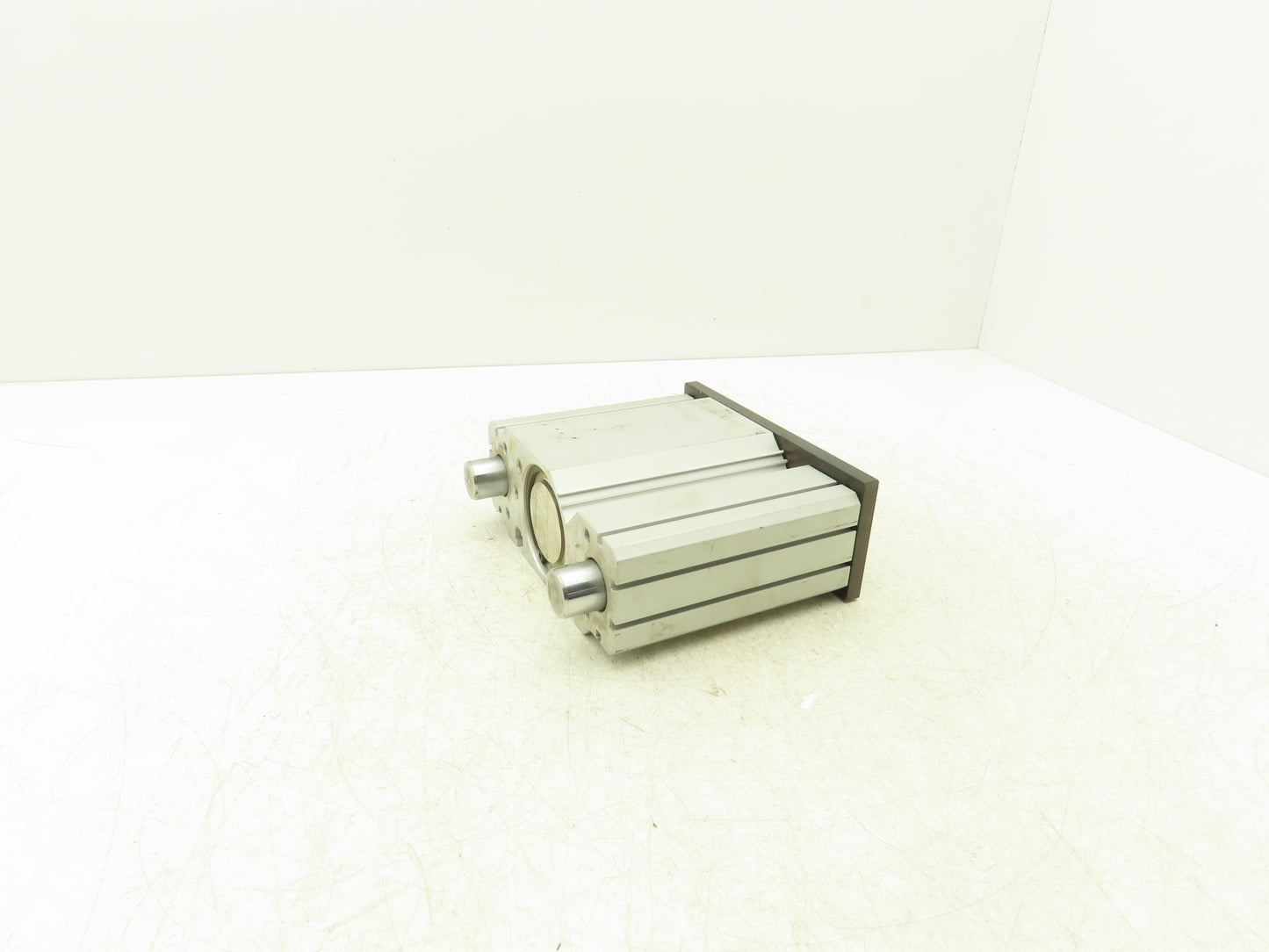 SMC CDQ2A63-01-56453 Pneumatic Air Guided Cylinder 63mm Bore 105mm Stroke