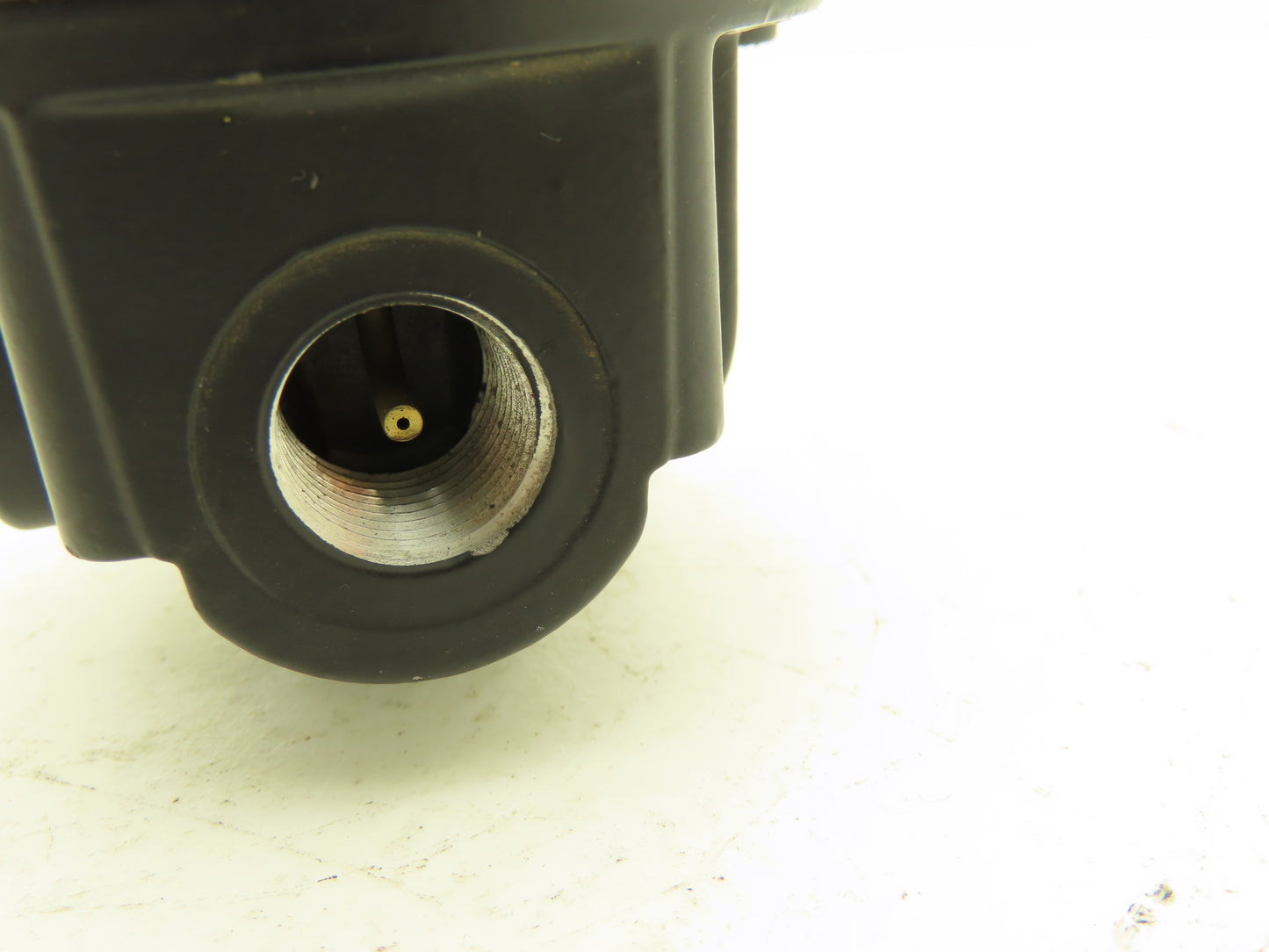 Fairchild 10263 Adjustable Pressure Regulator 3/8"NPT 150PSI