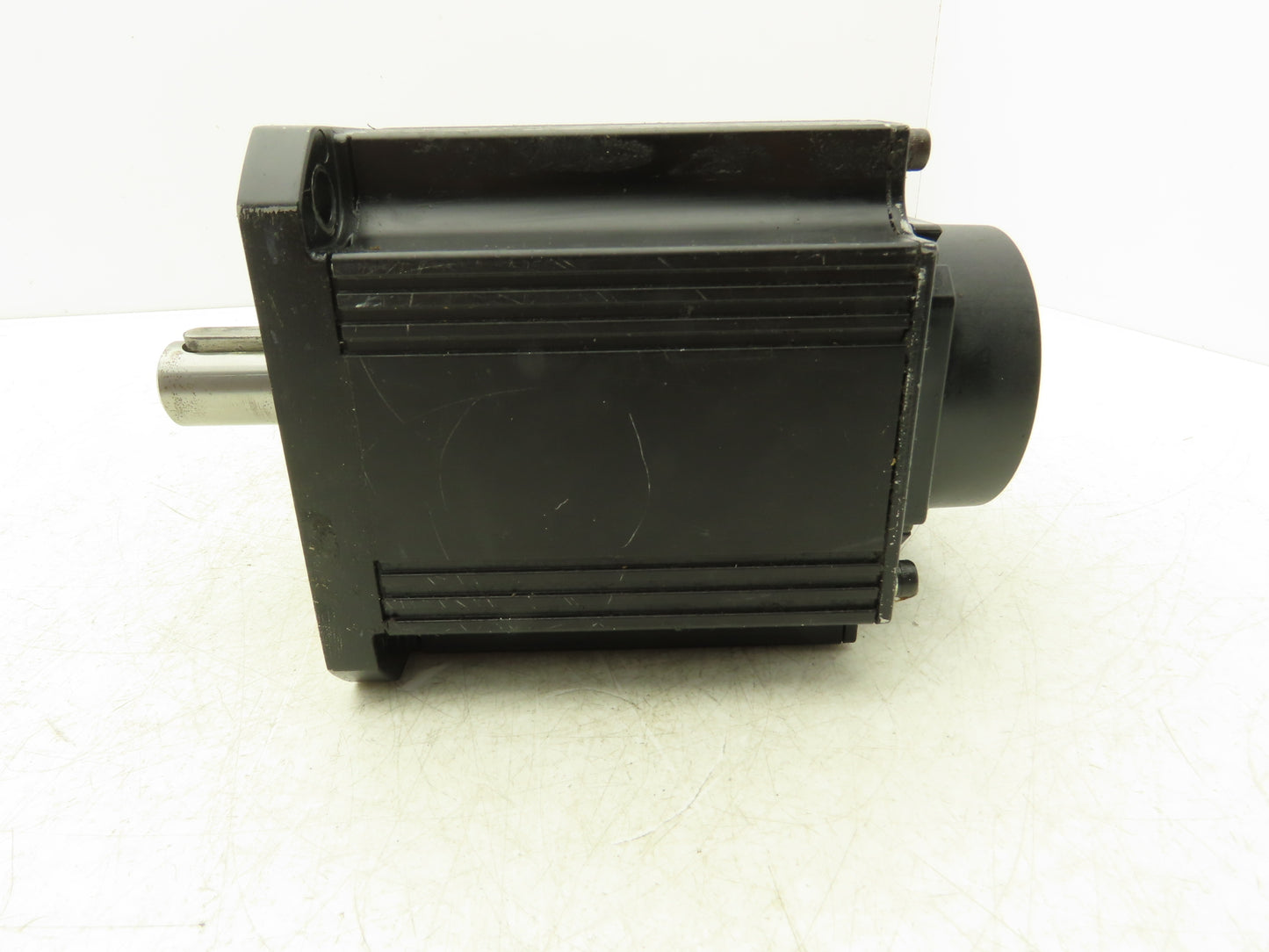 Mitsubishi HC-SF152K AC Servo Motor 1.5kw 122V 3PH  -Encoder OSA17-020