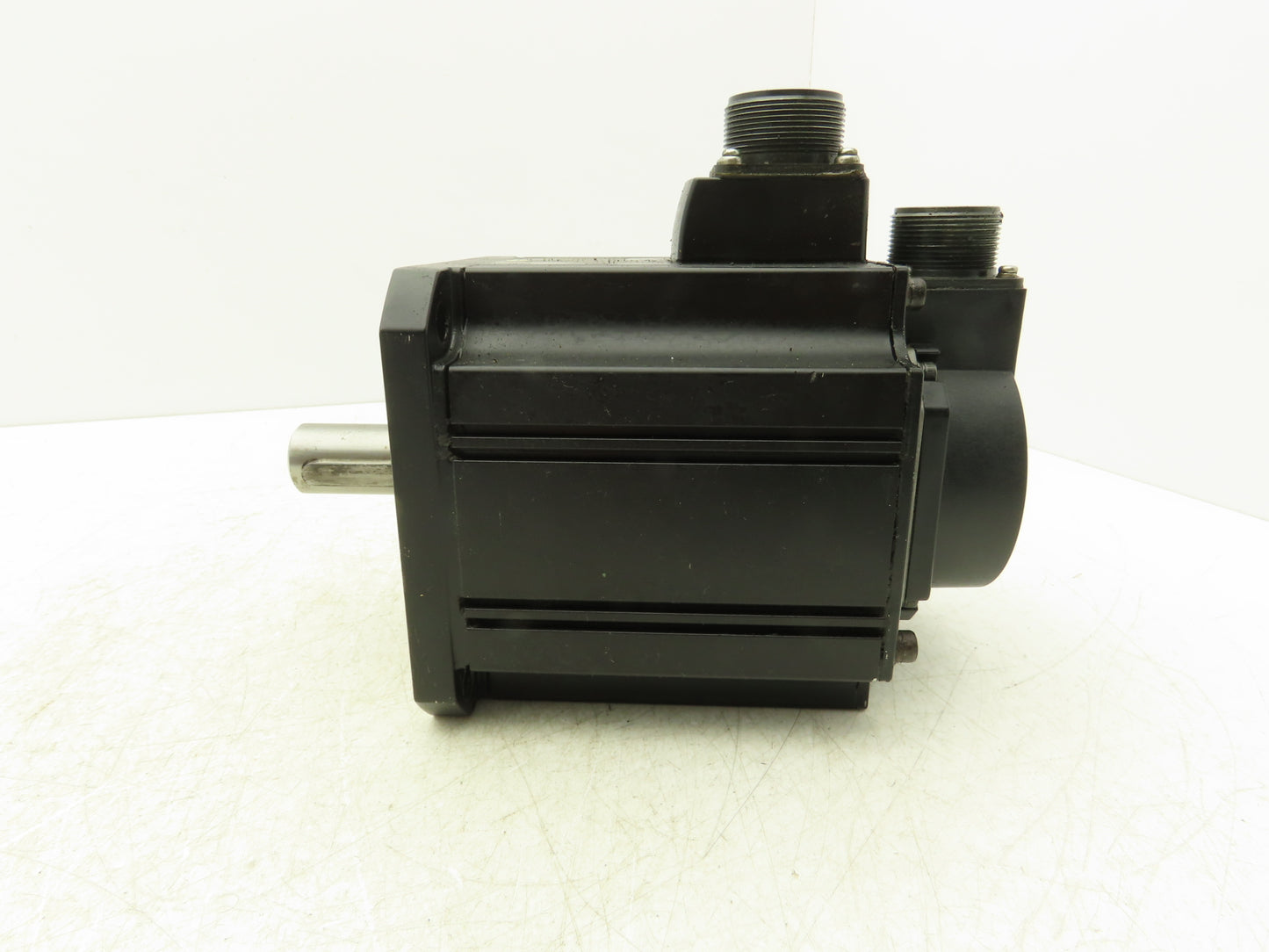 Mitsubishi HC-SF152K AC Servo Motor 1.5kw 122V 3PH  -Encoder OSA17-020