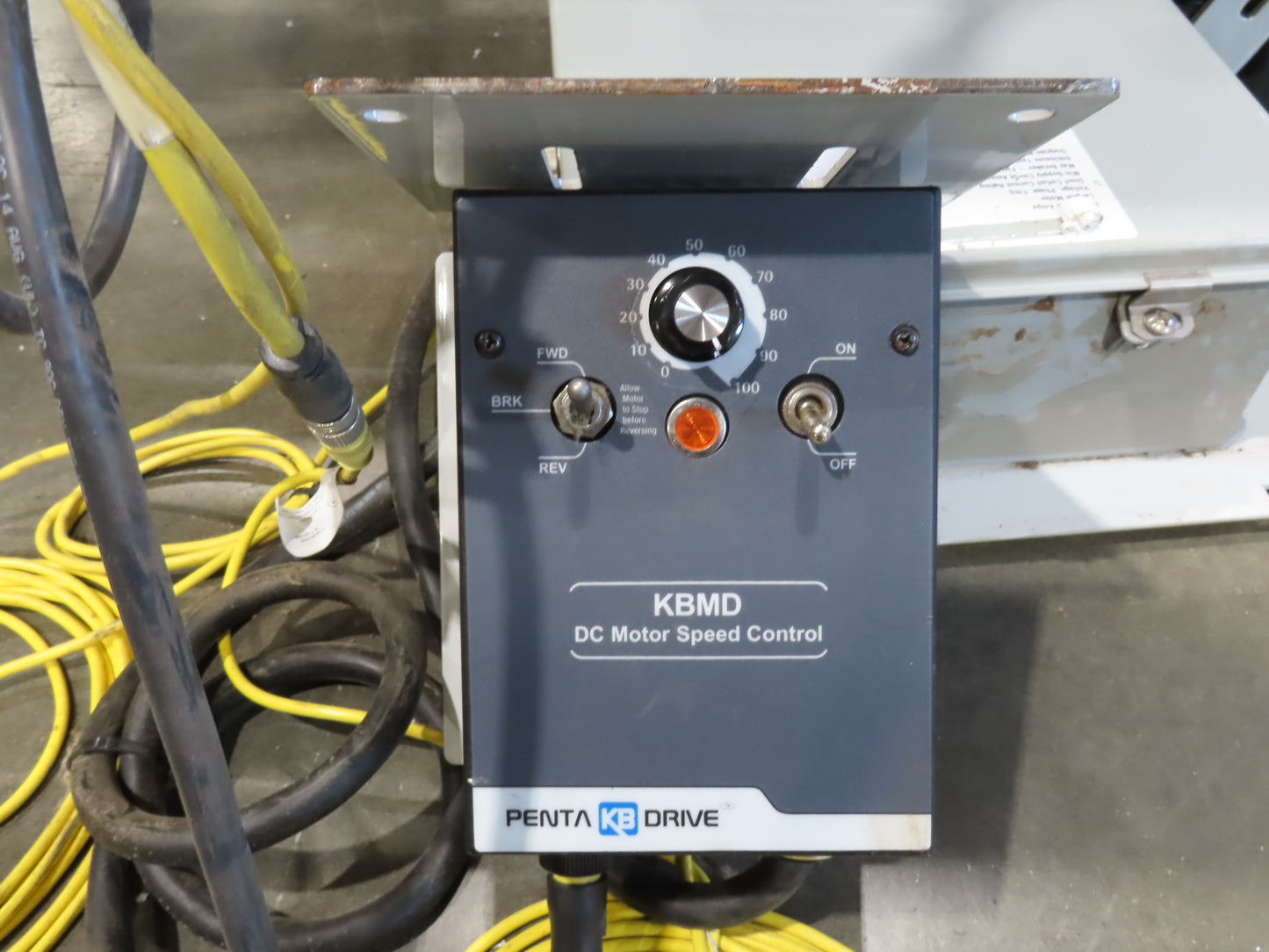 Roach 48"x 26' 9" Portable Roller Conveyor 115V Adj Speed O-Ring Belt Drive 44"H