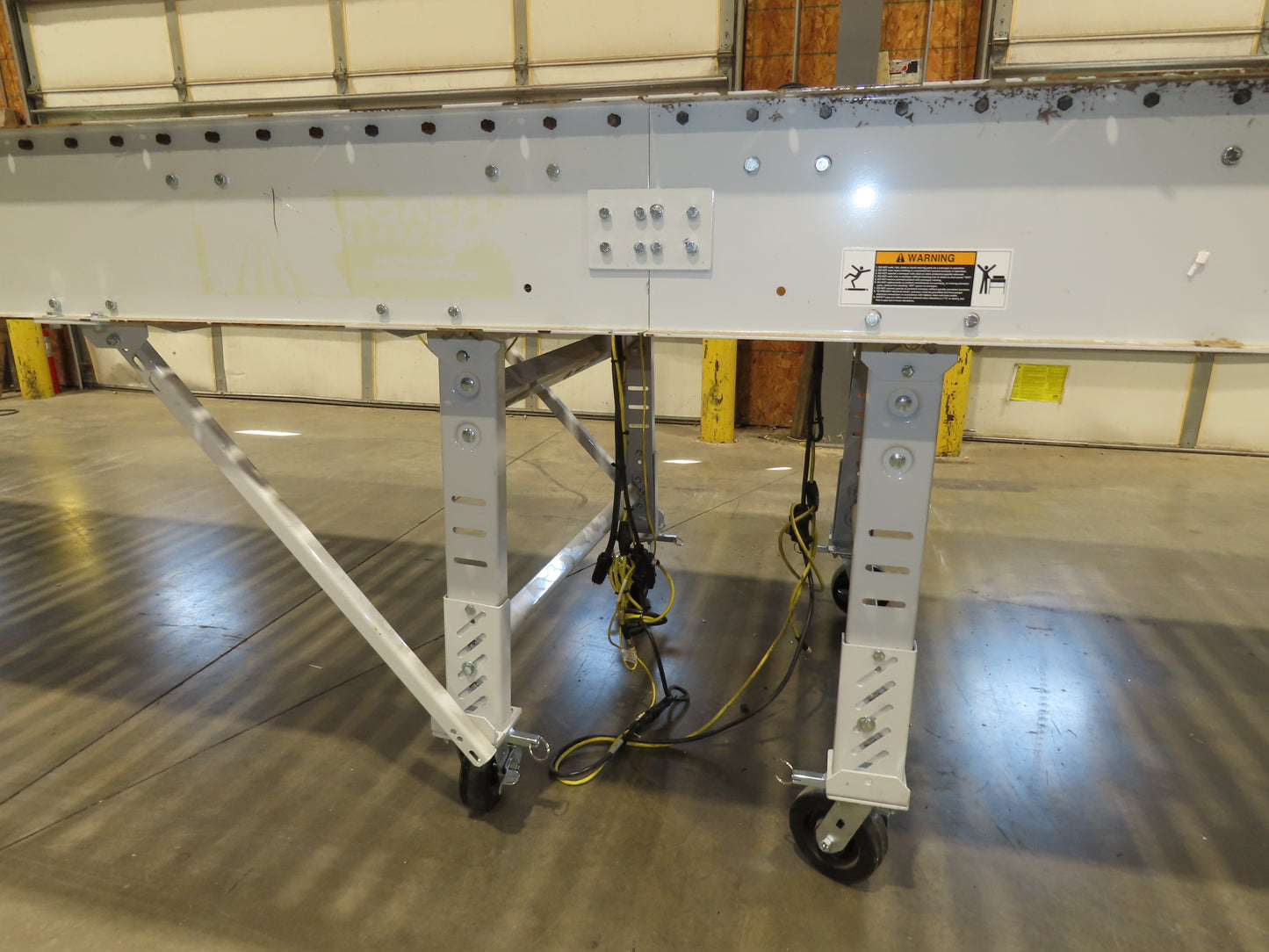 Roach 48"x 26' 9" Portable Roller Conveyor 115V Adj Speed O-Ring Belt Drive 44"H