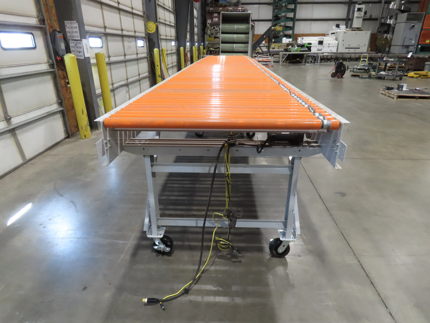 Roach 48"x 26' 9" Portable Roller Conveyor 115V Adj Speed O-Ring Belt Drive 44"H