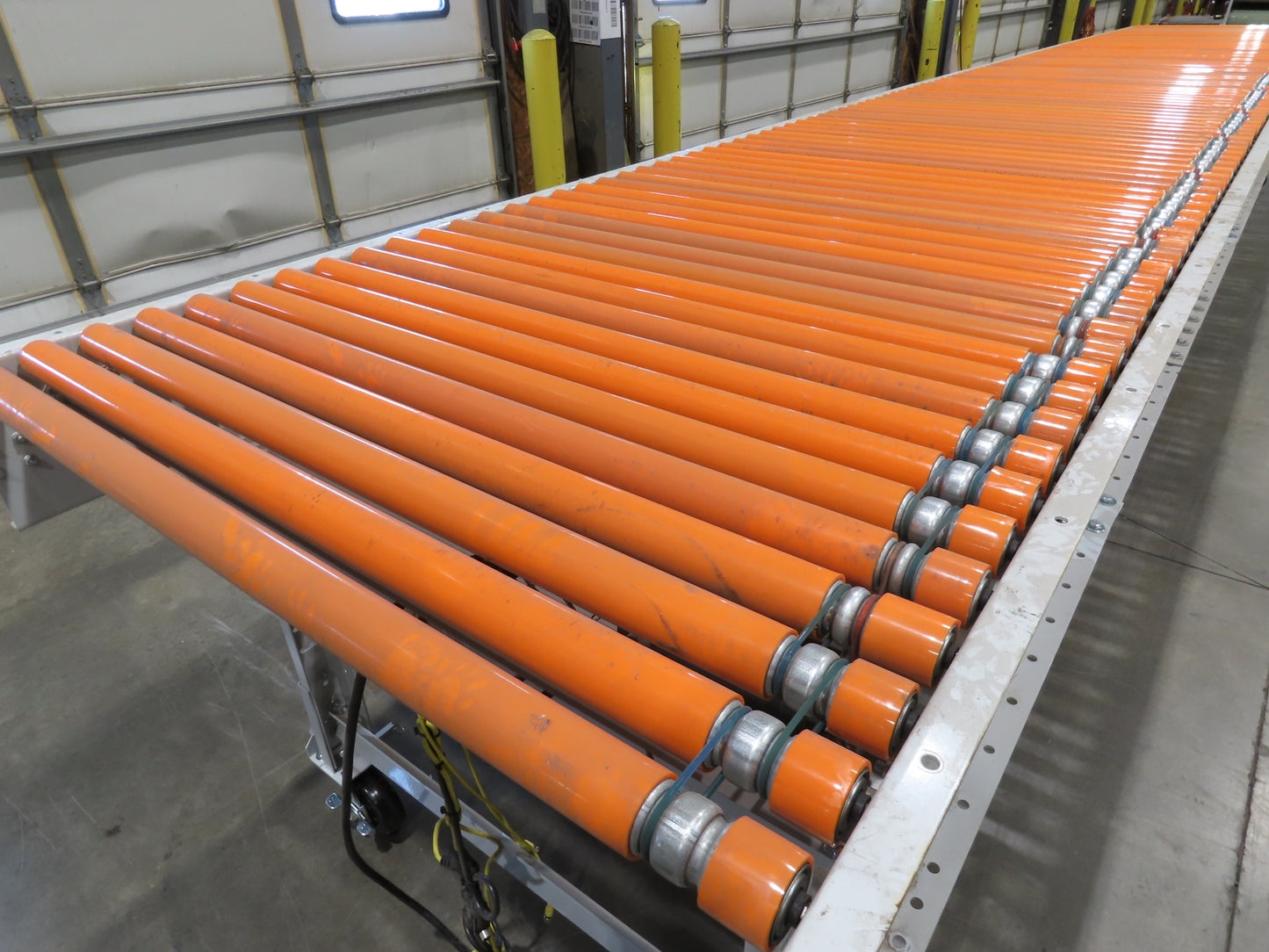 Roach 48"x 26' 9" Portable Roller Conveyor 115V Adj Speed O-Ring Belt Drive 44"H