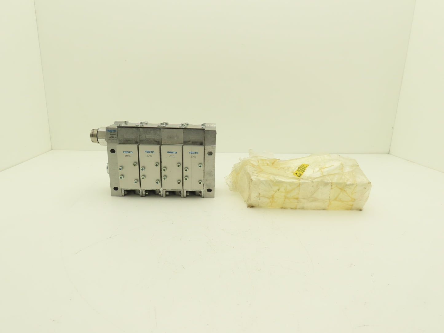 Festo VIGK-04-D-1 4 Station Pneumatic Solenoid Valve Manifold Assembly