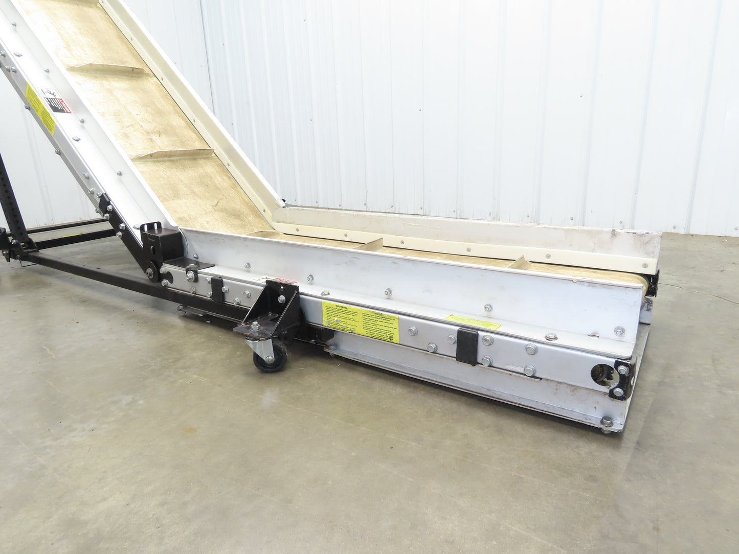 EMI Plastics Adj Incline Portable Belt Conveyor 20-45° 115V 1PH Adj Speed Drive