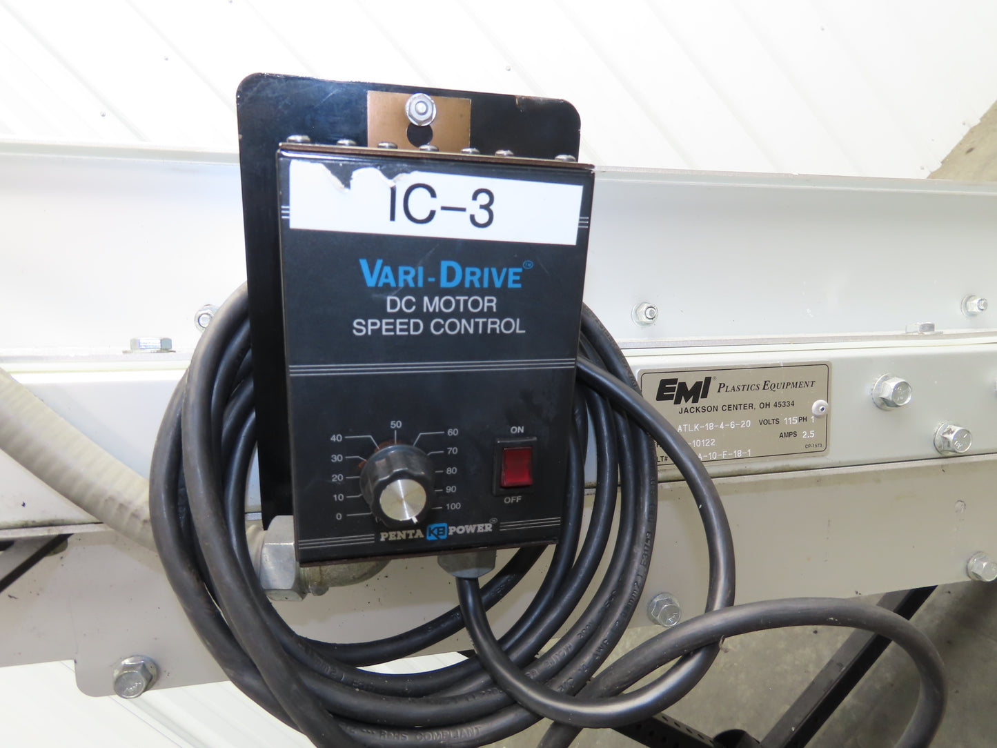 EMI Plastics Adj Incline Portable Belt Conveyor 20-45° 115V 1PH Adj Speed Drive