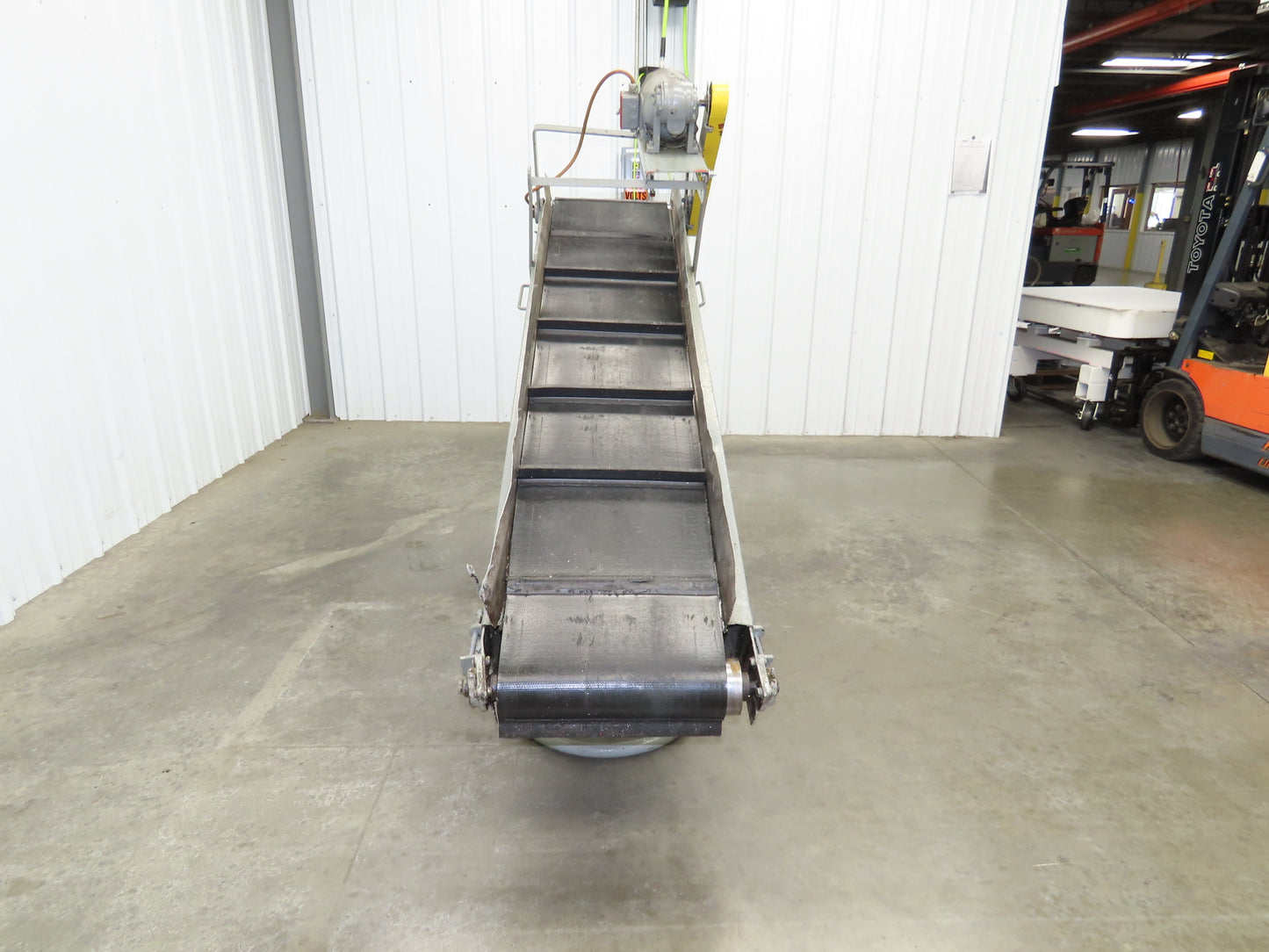 84"L Adjustable Incline Portable Parts Conveyor 16" Cleated Belt 115V 60FPM