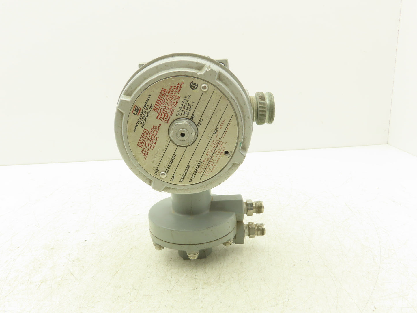 United Electric Controls J120K Pressure Switch 125VAC 456A 2/20PSID 3/4"NPT