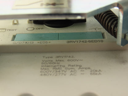 Siemens 3RV1946-2B Rotary Mechanism  Circuit Breaker 30A 600V W Interlocking Kit