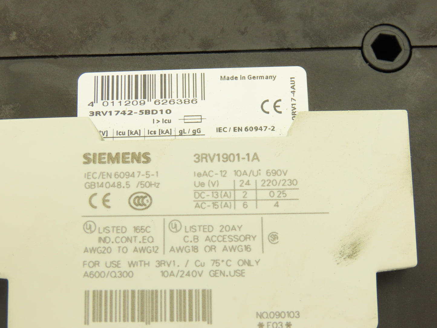 Siemens 3RV1946-2B Rotary Mechanism Circuited Breaker 15A Interlocking Kit