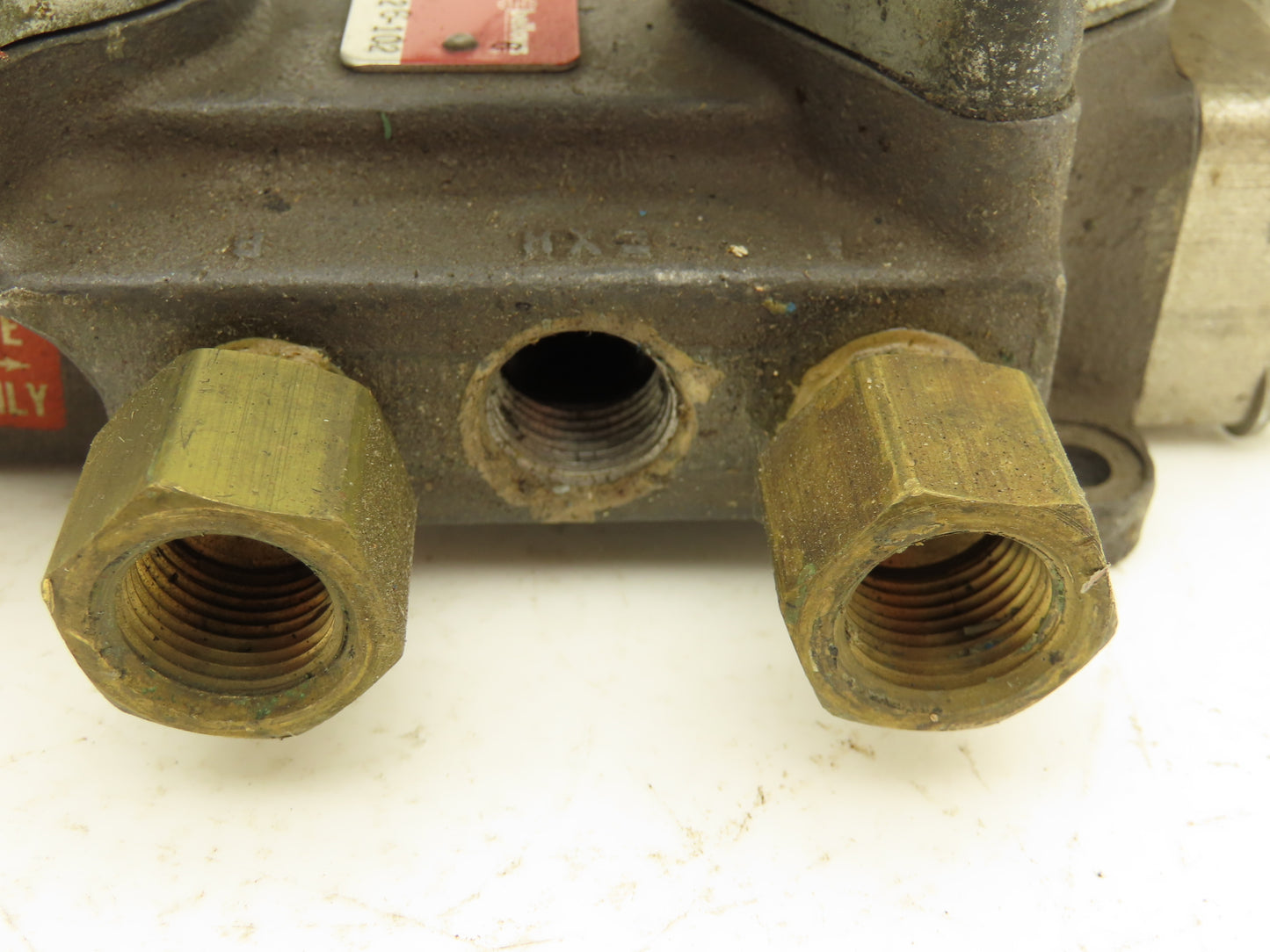 Schrader Bellows K065-6035 L465-26-102 Double Pilot Valve Manifold Assembly 120V