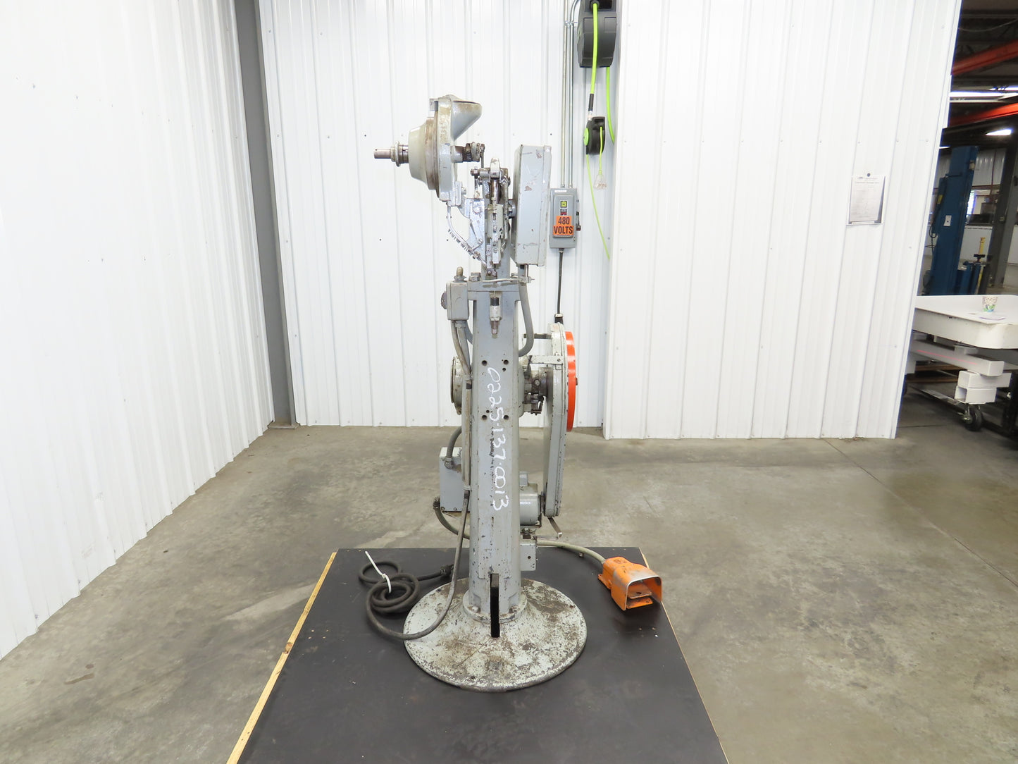 Riveter Self Feed 9" Throat 115V 1 Ph 3/32" Touch-O-Matic