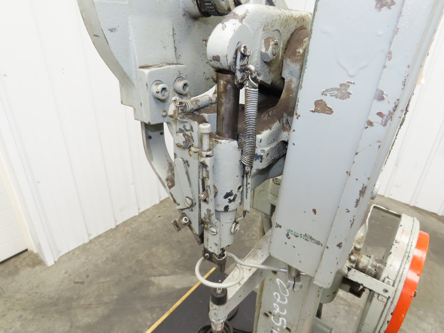 Riveter Self Feed 9" Throat 115V 1 Ph 3/32" Touch-O-Matic