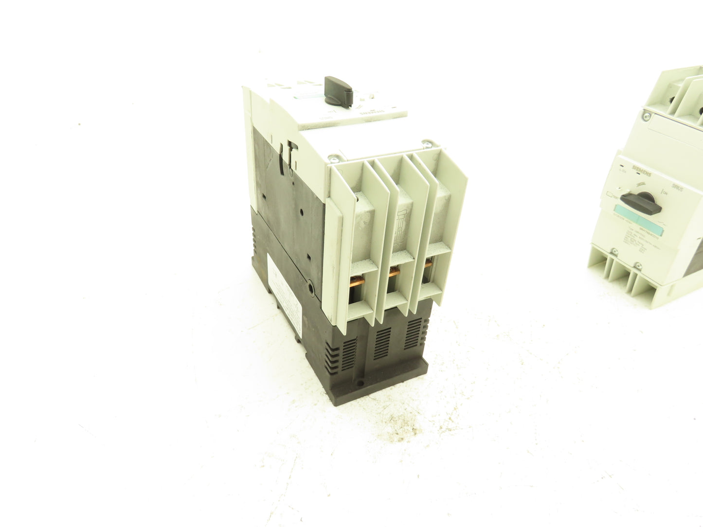 Siemens 3RV1742-5CD10 Circuit Breaker System Protection 20A 600VAC 3 Ph Lot of 2