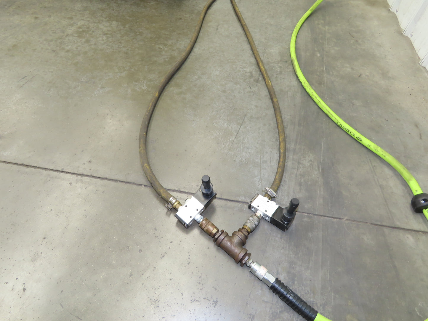 Scott Pneumatic 25" Lift Tilt Table Tote 4000lbs 32° Degree Tipper 64x50" Top