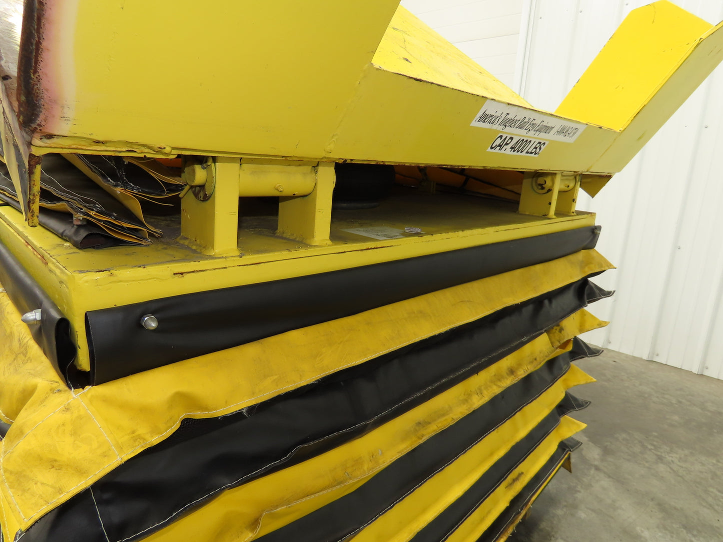 Scott Pneumatic 25" Lift Tilt Table Tote 4000lbs 34° Degree Tipper 64x50" Top