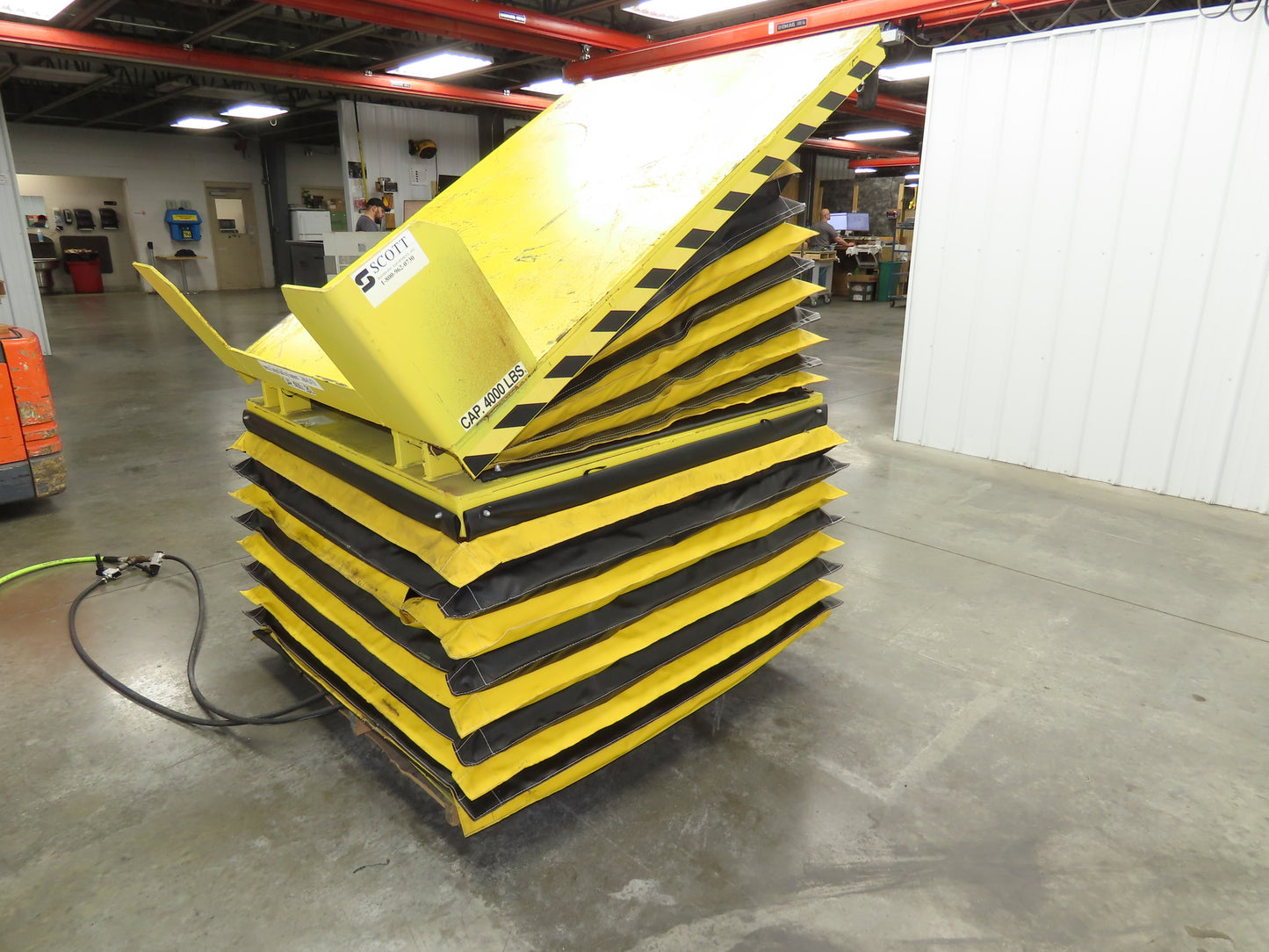 Scott Pneumatic 25" Lift Tilt Table Tote 4000lbs 34° Degree Tipper 64x50" Top