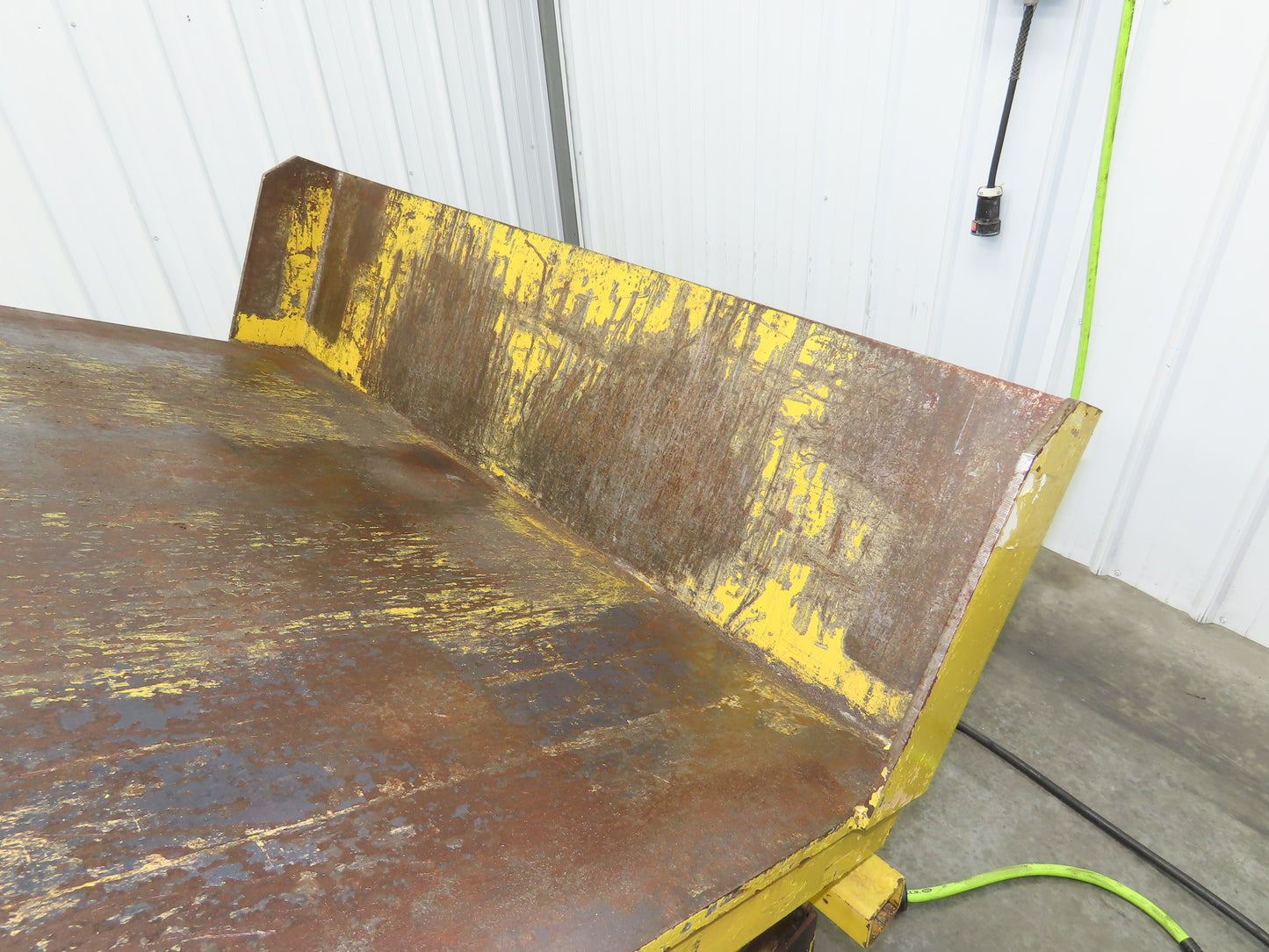 Airfloat Pneumatic Tilt Table Tote Tipper 8000lbs 30° Degree 55x44" Top 14" Lip