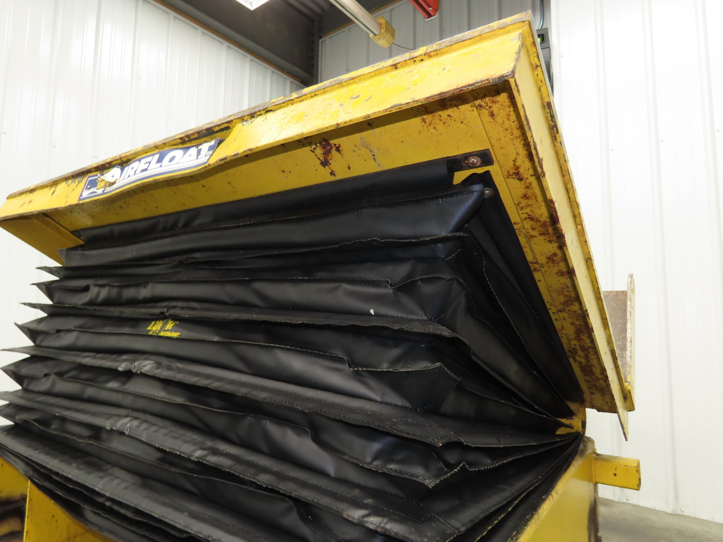 Airfloat Pneumatic Tilt Table Tote Tipper 8000lbs 30° Degree 55x44" Top 14" Lip