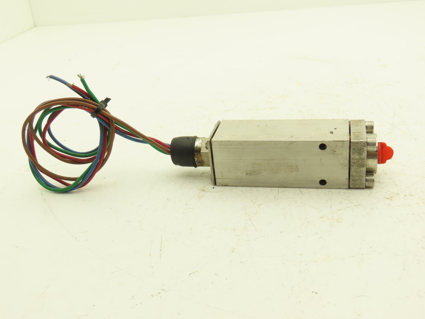 Delta Controls TGR2AAEMHSF Stainless Pressure Switch 40-250 Lbf/sq/in 110/250VAC