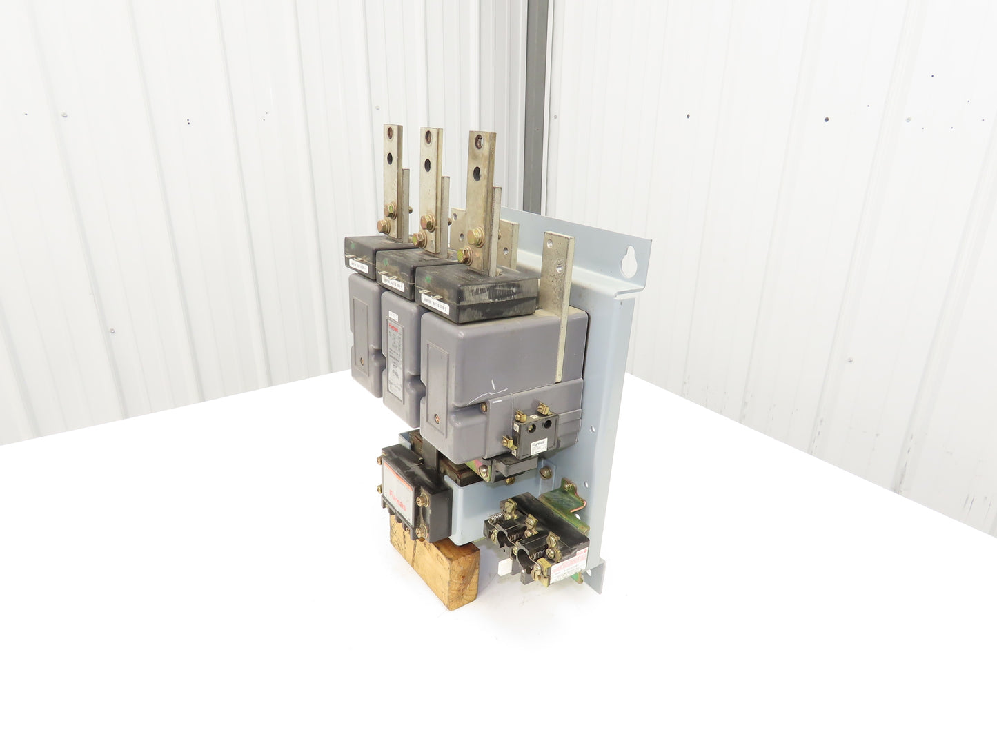 Furnas 14KF32AX49 Size 5 Motor Starter Contactor 200Hp 600V 3PH 120V Coil