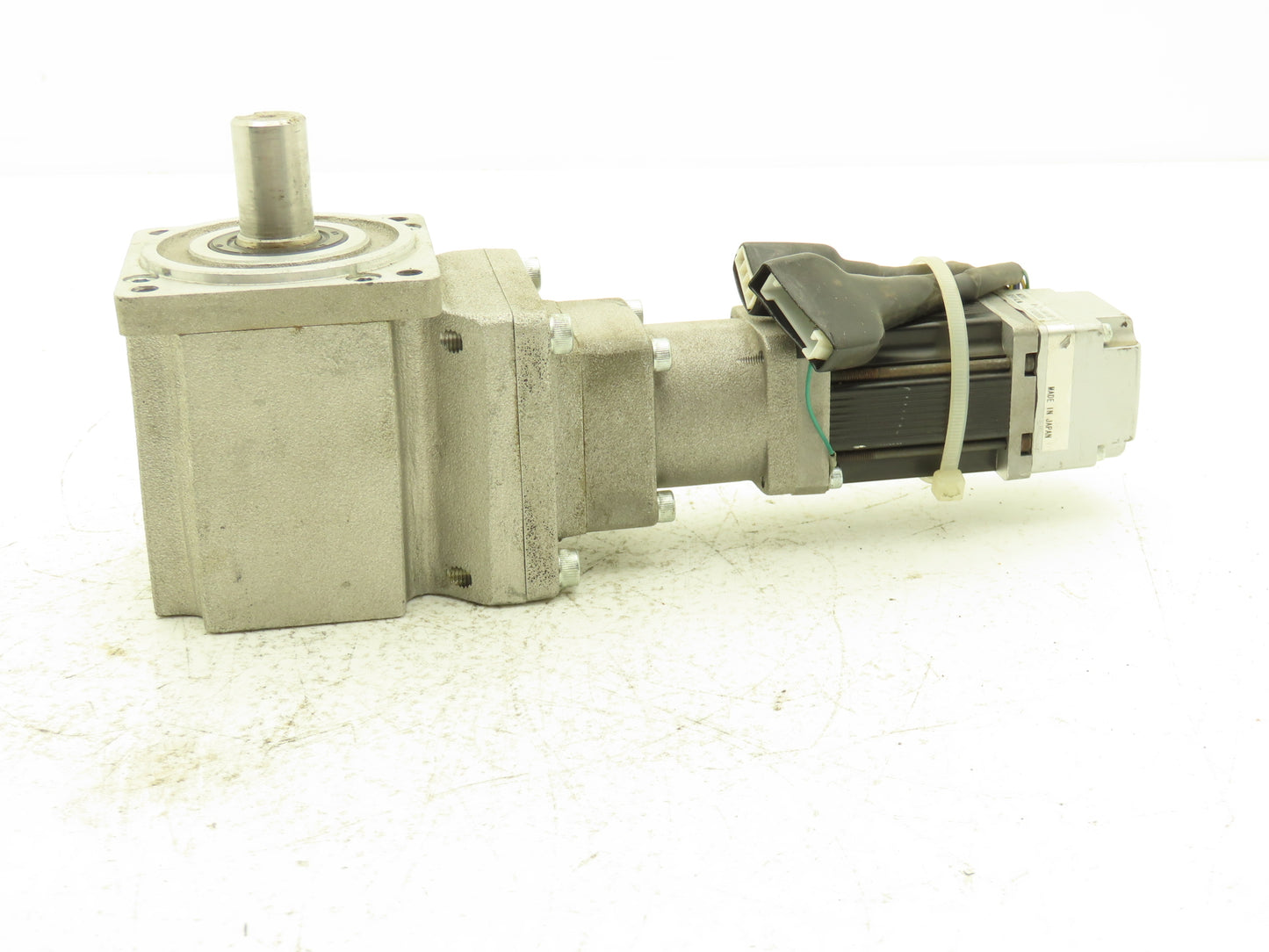 Nidec-Shimpo EVSC-15B-100  1:15 Ratio Gear Reducer W/ M-Z1-IAA100-TA Servo Motor