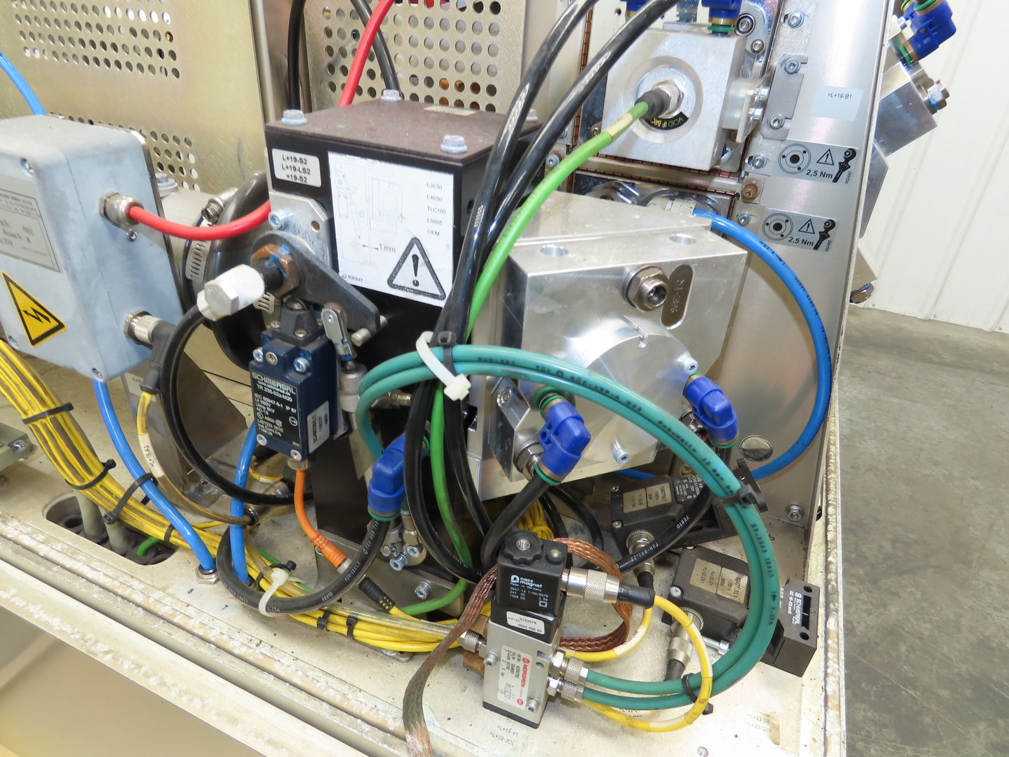 Trumpf TLF4000 Turbo Industrial CNC Laser Resonator CO2 He N2 L3030