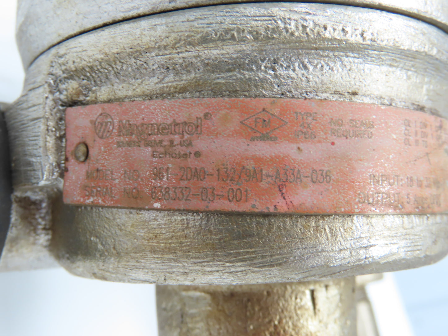 Magnetrol  9A1-A33A-036/961-2DA0-132 Level Controller 1-1/2" Flange 36" Probe