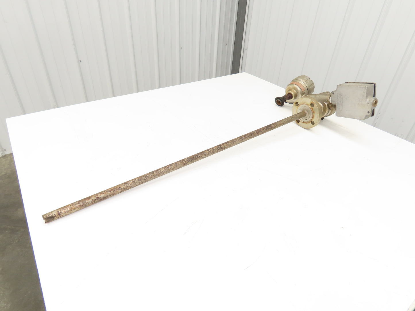 Magnetrol  9A1-A33A-036/961-2DA0-132 Level Controller 1-1/2" Flange 36" Probe