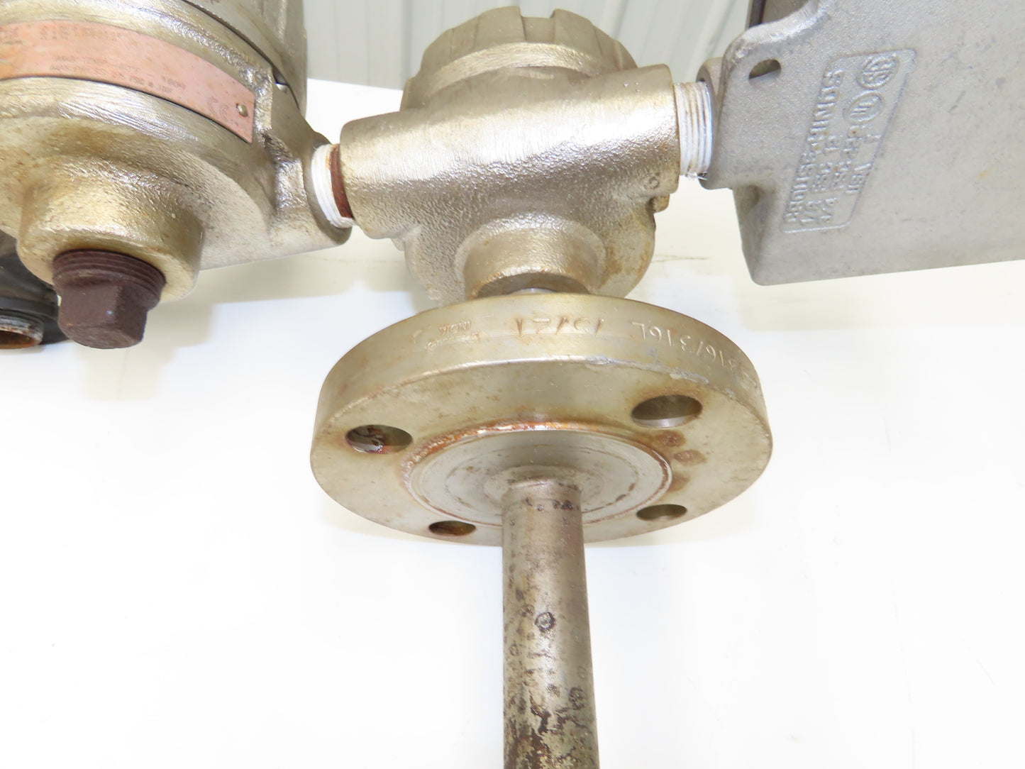 Magnetrol  9A1-A33A-036/961-2DA0-132 Level Controller 1-1/2" Flange 36" Probe