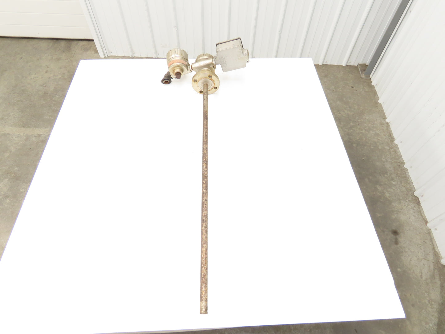 Magnetrol  9A1-A33A-036/961-2DA0-132 Level Controller 1-1/2" Flange 36" Probe