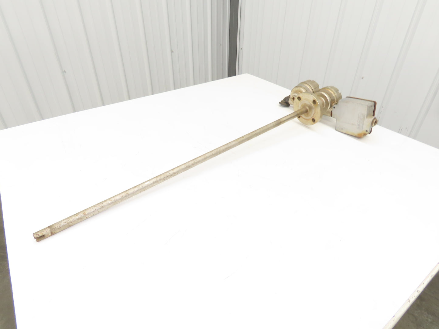 Magnetrol 9A1-A33A-036/961-2DA0-132 Level Controller 1-1/2" Flange 36" Probe