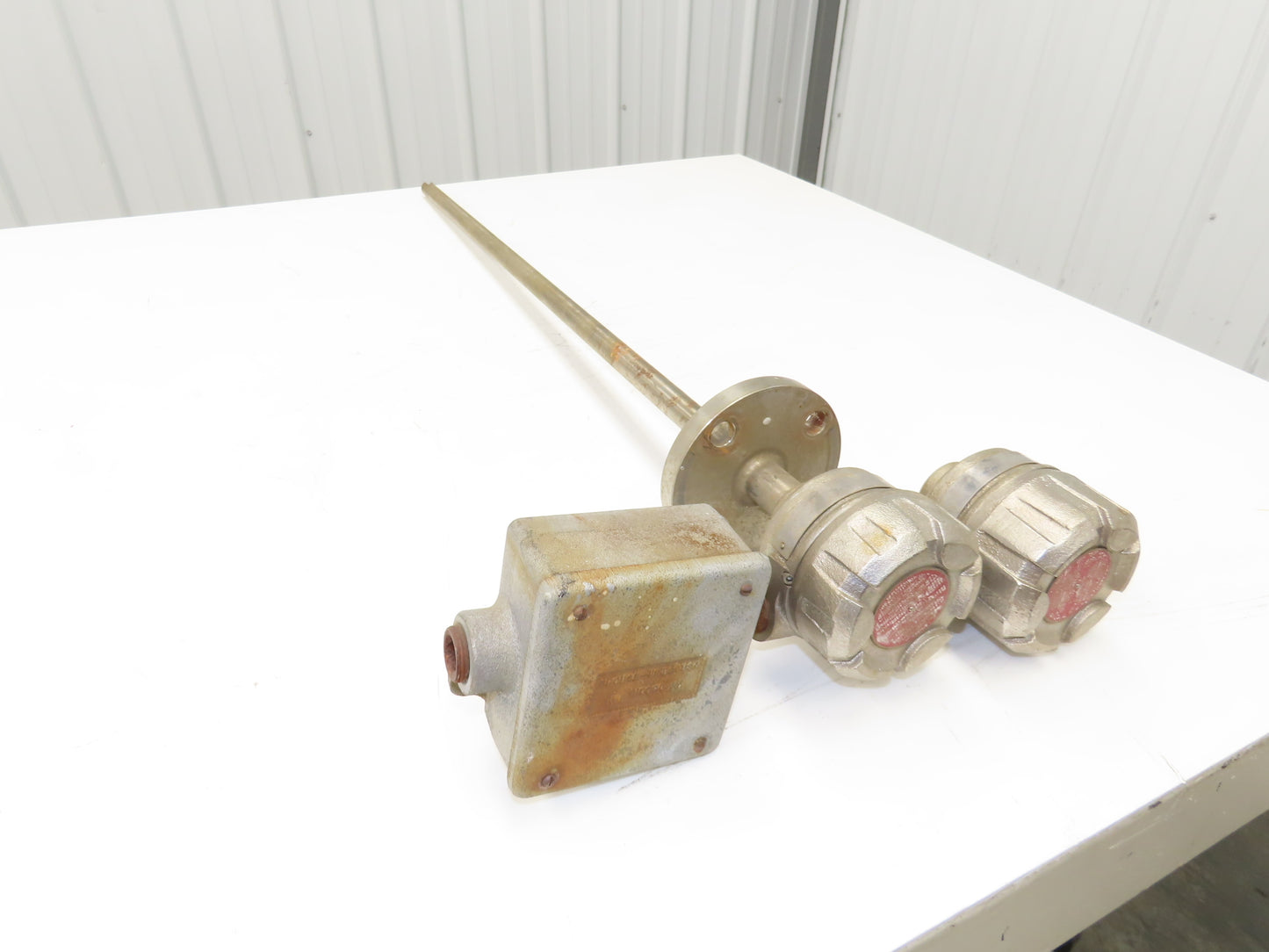 Magnetrol 9A1-A33A-036/961-2DA0-132 Level Controller 1-1/2" Flange 36" Probe