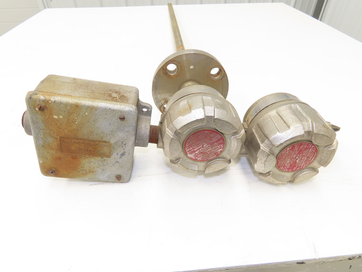 Magnetrol 9A1-A33A-036/961-2DA0-132 Level Controller 1-1/2" Flange 36" Probe