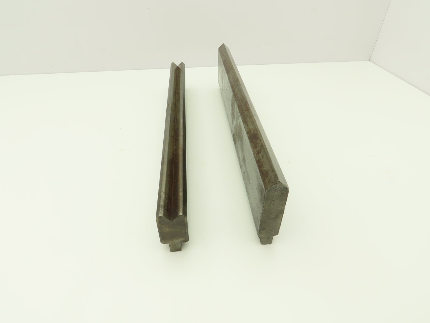 Press Brake Straight Punch & Die 16-3/4" Long 90° 5/8" V Set