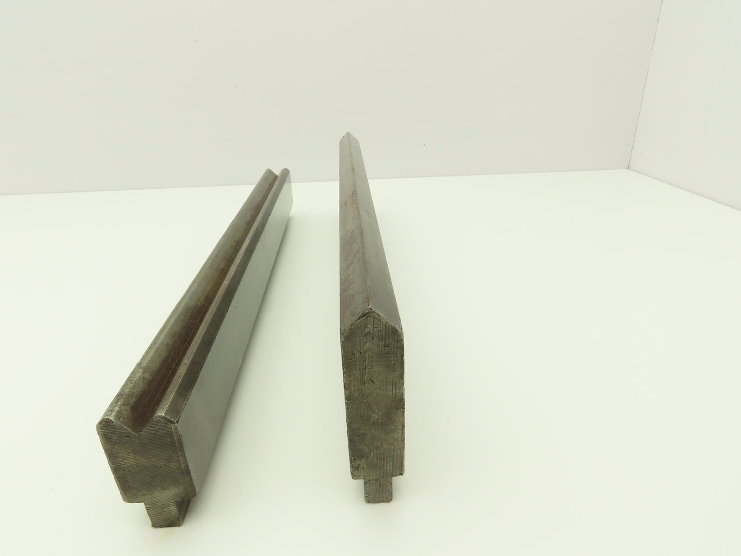 Press Brake Straight Punch & Die 16-3/4" Long 90° 5/8" V Set