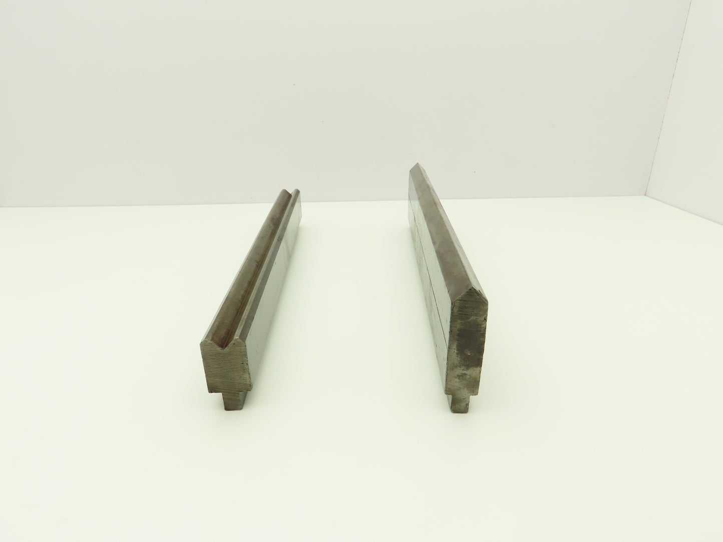 Press Brake Straight Punch & Die 16-3/4" Long 90° 5/8" V Set