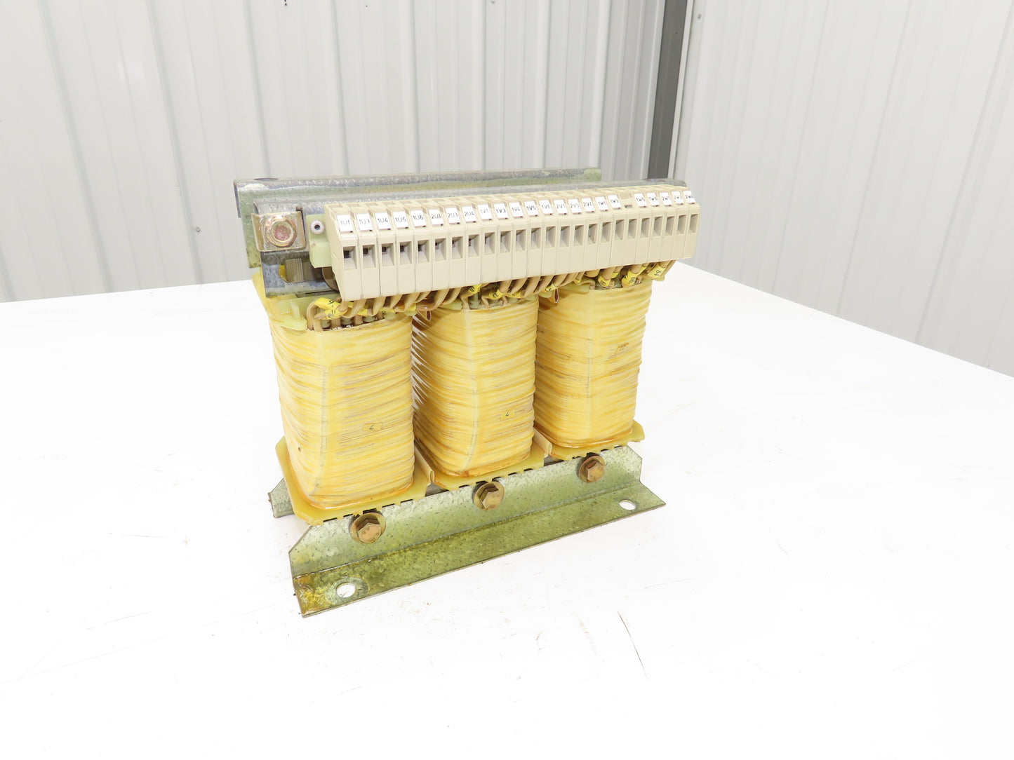 Siemens 4AP2595-0AS60-8A Auto Transformer 3kva 3Ph HV 480/600  LV 231/220/209