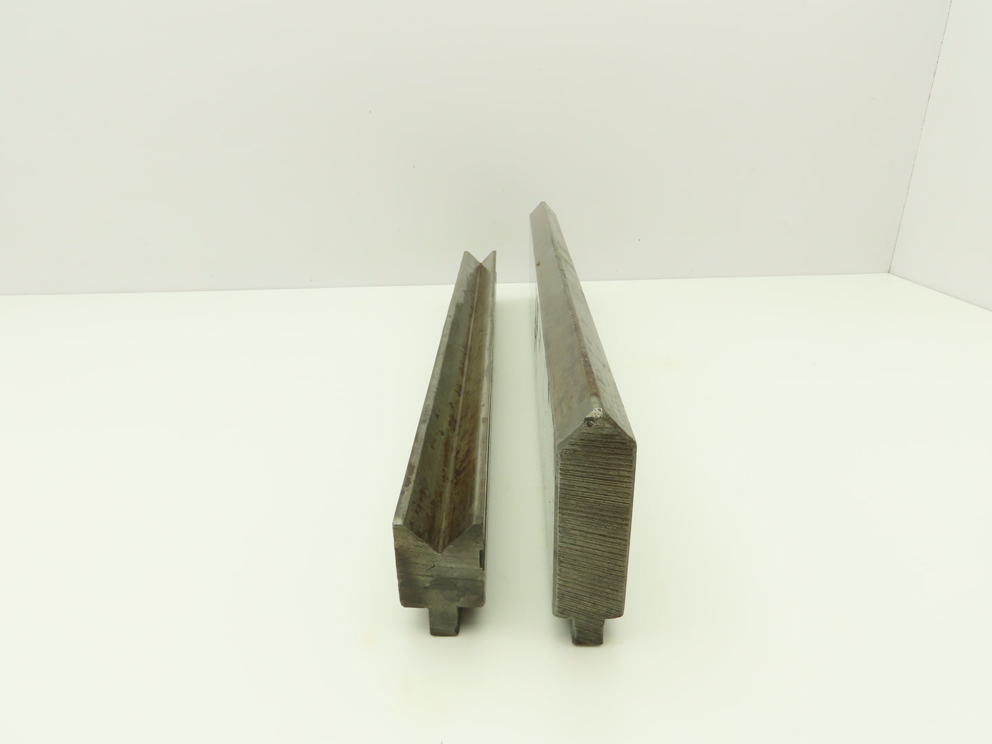 Press Brake Straight Punch & Die 19-3/4" Long 90° 5/8" x 1/2" V Set