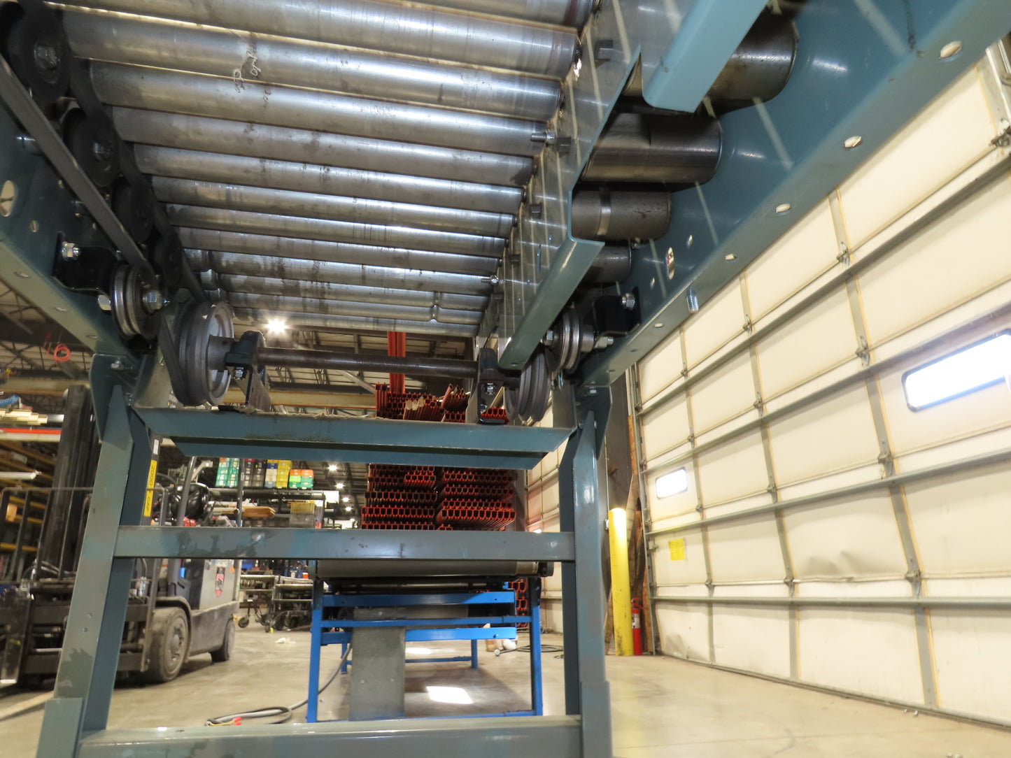 Hytrol 10'x 26" Accumulation Roller Conveyor 23"BF V-Belt Drive 1Hp 3PH 100fpm