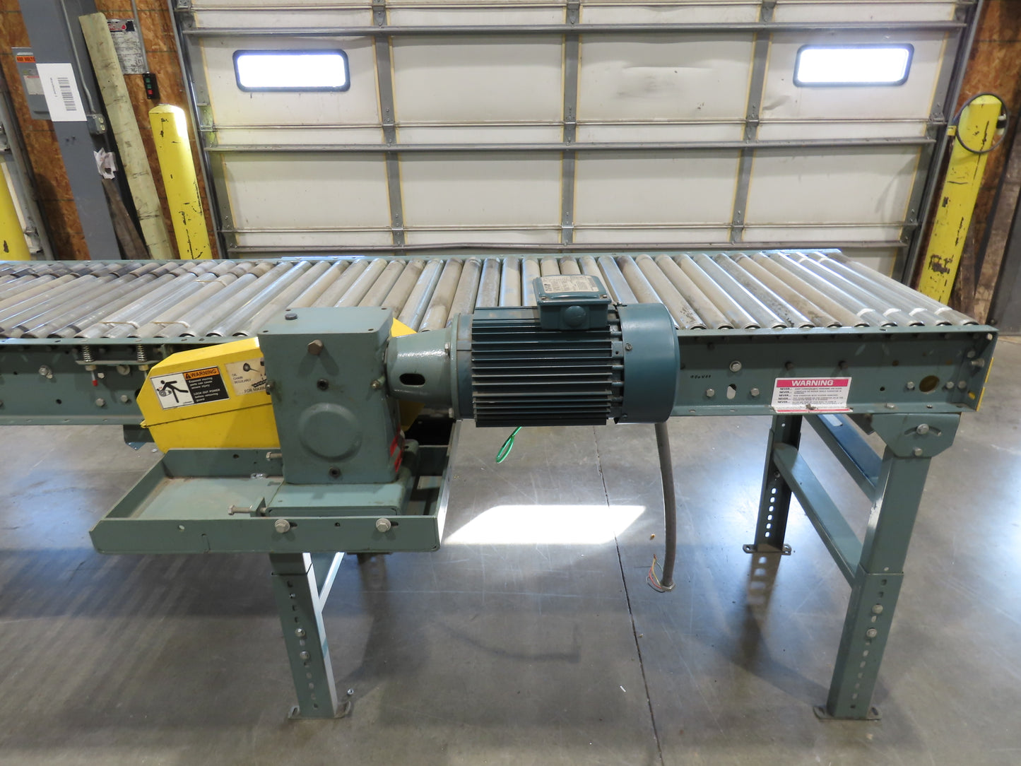 Hytrol 10'x 26" Accumulation Roller Conveyor 23"BF V-Belt Drive 1Hp 3PH 100fpm