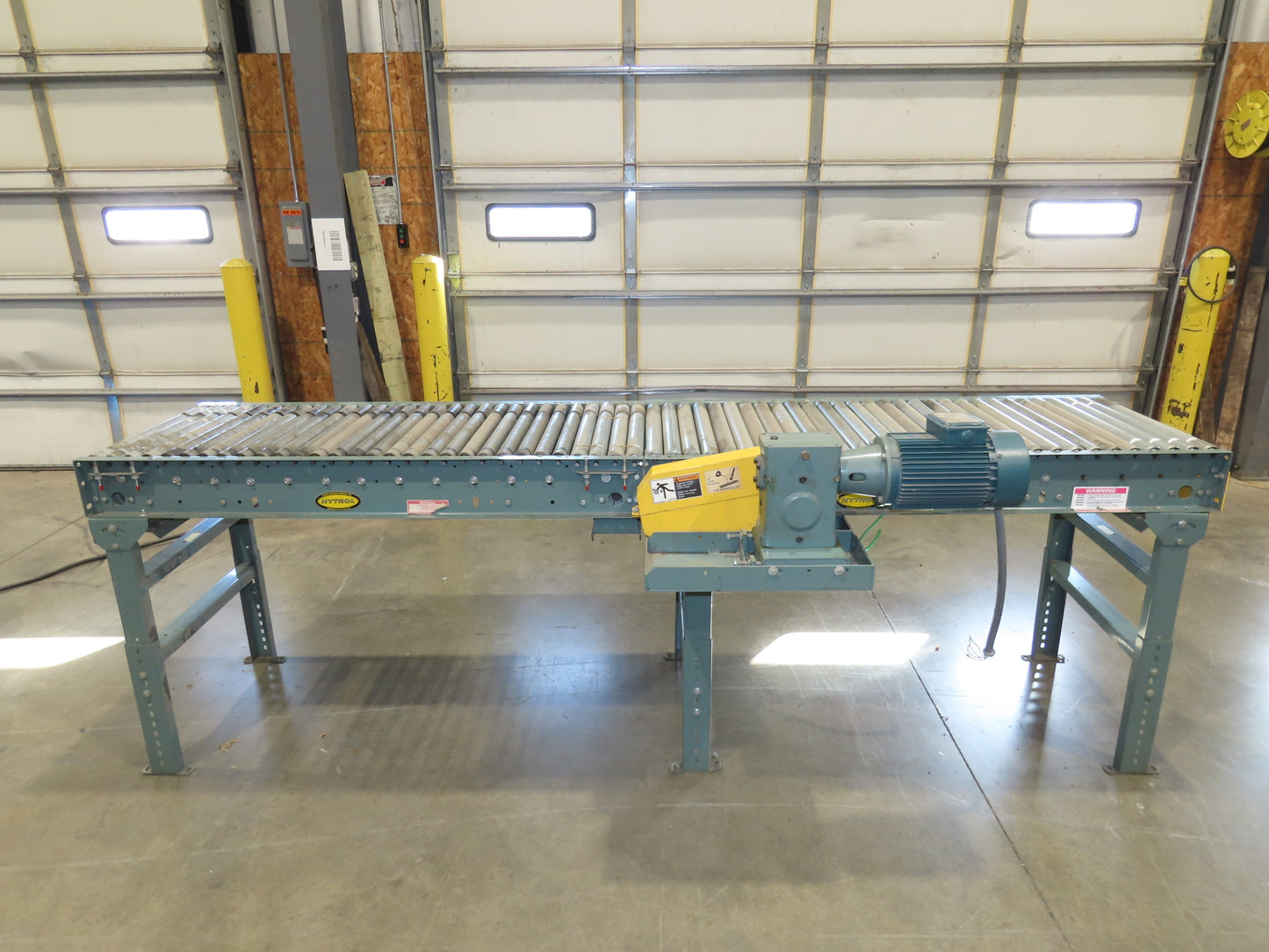 Hytrol 10'x 26" Accumulation Roller Conveyor 23"BF V-Belt Drive 1Hp 3PH 100fpm