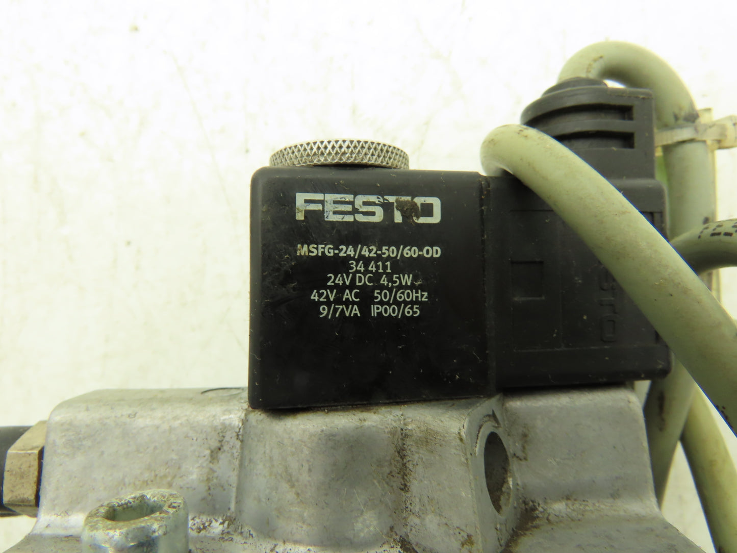 Festo MFH-3-1/2-S Pneumatic Solenoid Valve 3/2-way 24VDC G1/8" Lot of 2