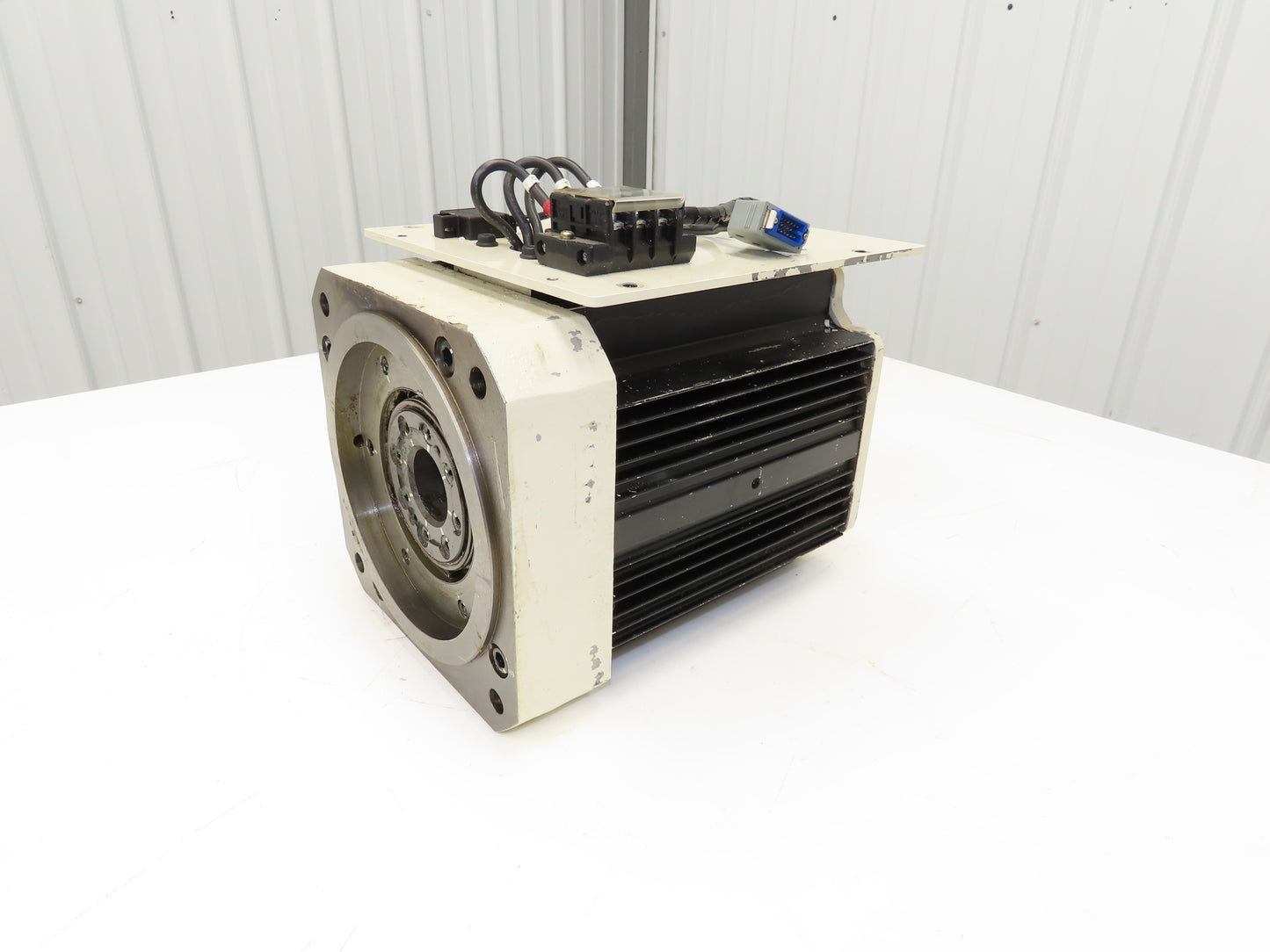 Sumitomo Type TM-E  AC Servo Motor 17kw 2000 RPM 200V C132MP Spline Shaft