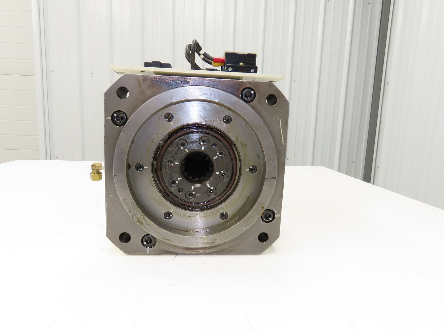 Sumitomo Type TM-E  AC Servo Motor 17kw 2000 RPM 200V C132MP Spline Shaft