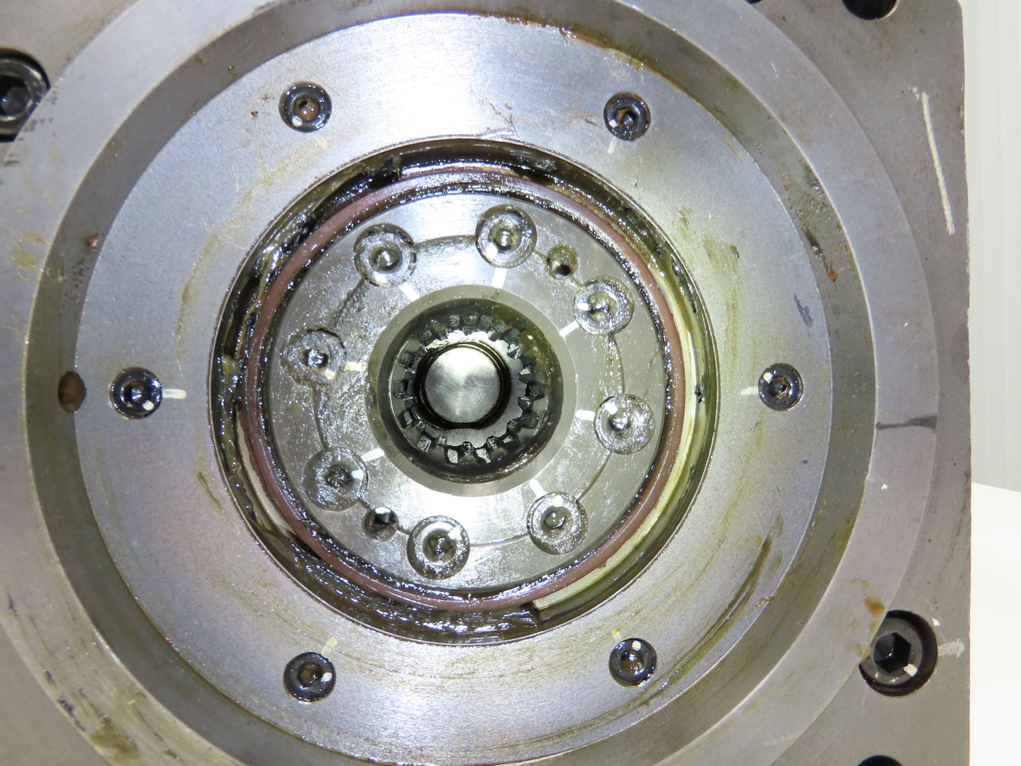 Sumitomo Type TM-E  AC Servo Motor 17kw 2000 RPM 200V C132MP Spline Shaft